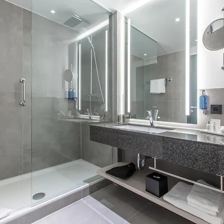 Scanhotels מלון